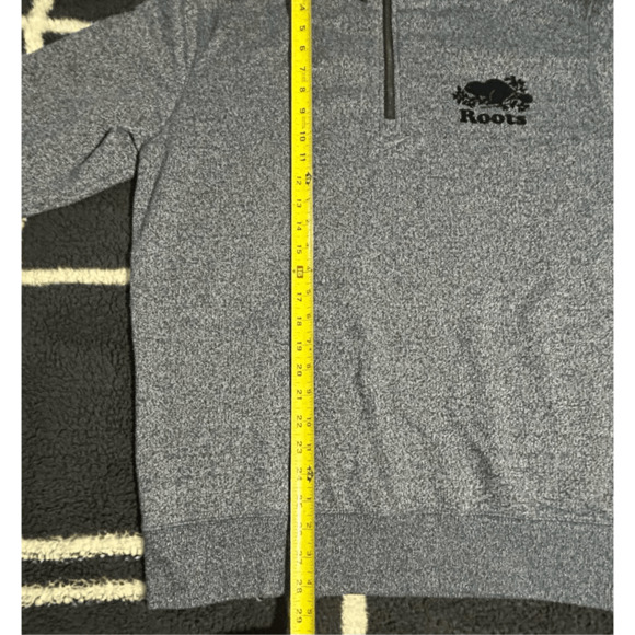Roots Canada Men’s Gray 1/4 Zip Fuzzy Beaver Logo Sweater Jacket Sz Lg - Picture 6 of 9